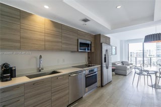 Photo of Listing #A11929497