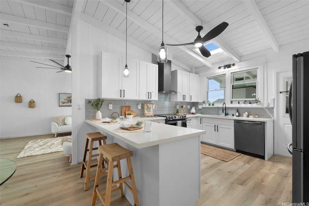 3175 Poelua Place, Honolulu