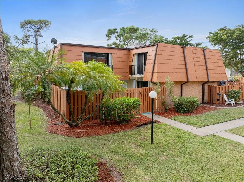 1724 Park Meadows Dr 1, Fort Myers