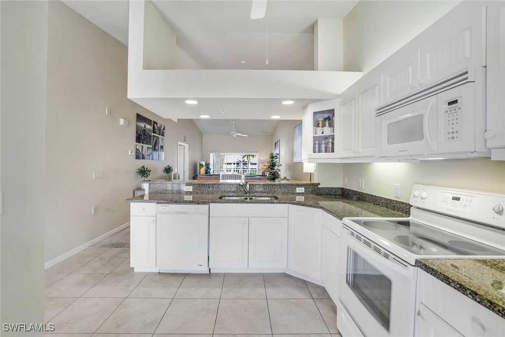 2373 Hidden Lake Ct 8110, Naples