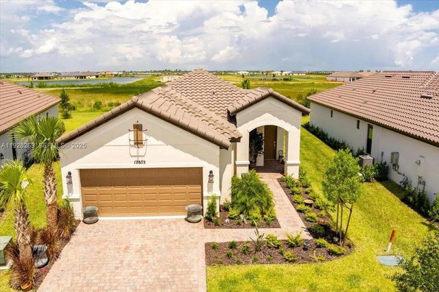 Photo of Listing #A11928269