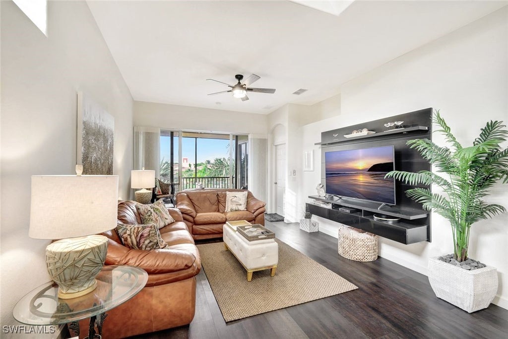 22300 Piazza Doria Ln 301, Estero