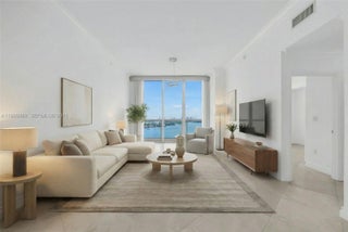 Photo of Listing #A11929382