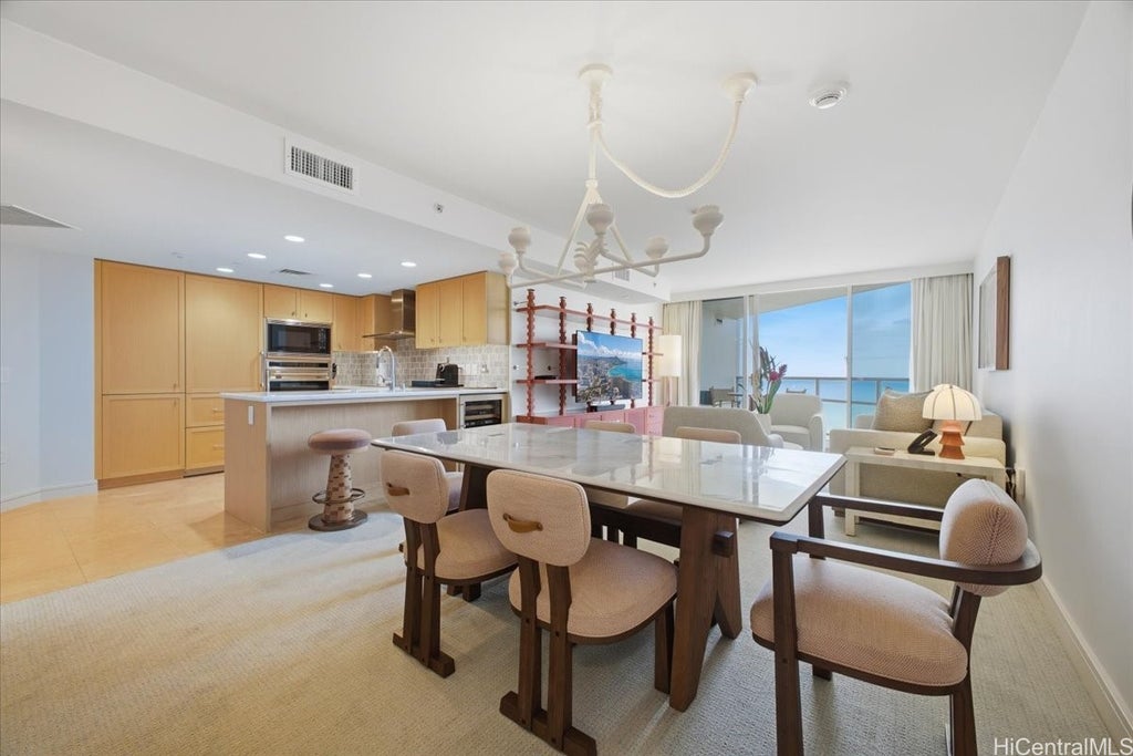 (unit #2015) 223 Saratoga Road, Honolulu