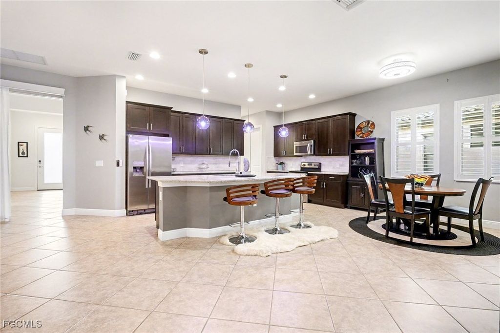 12715 Fairington Way, Fort Myers