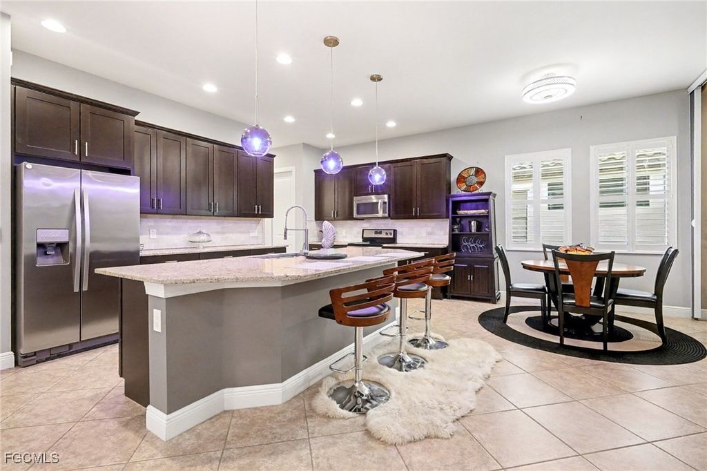 12715 Fairington Way, Fort Myers
