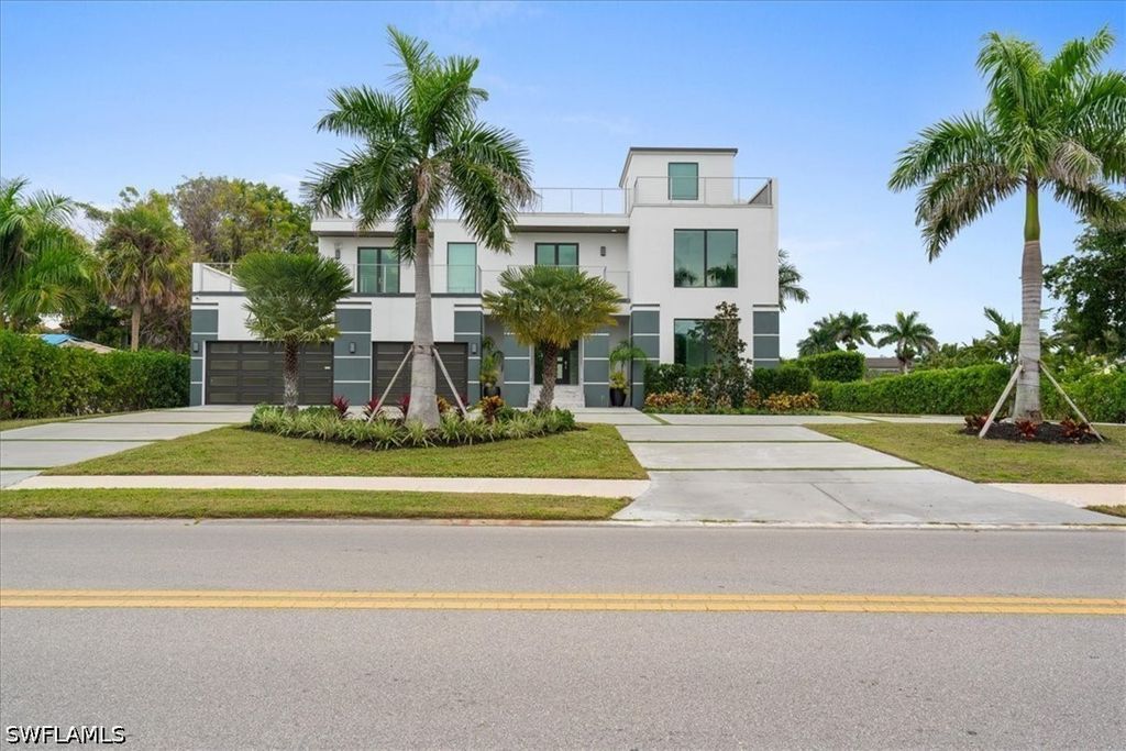 3800 Crayton Rd, Naples