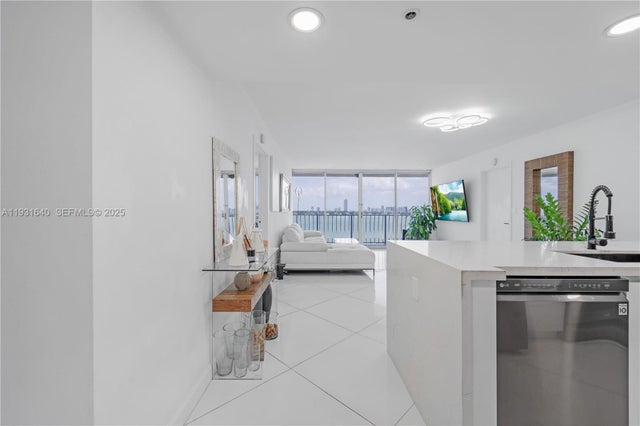 2 of 33 - 7601 E Treasure Dr 819, North Bay Village, FL