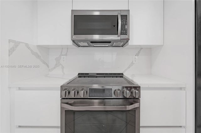 5 of 33 - 7601 E Treasure Dr 819, North Bay Village, FL