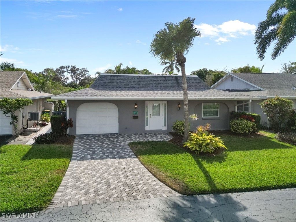3 Crooked Ln 23, Naples