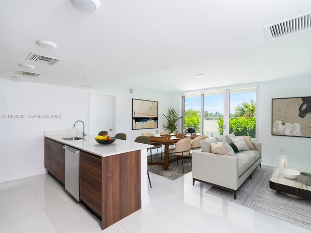 9261 E Bay Harbor Dr 305, Bay Harbor Islands