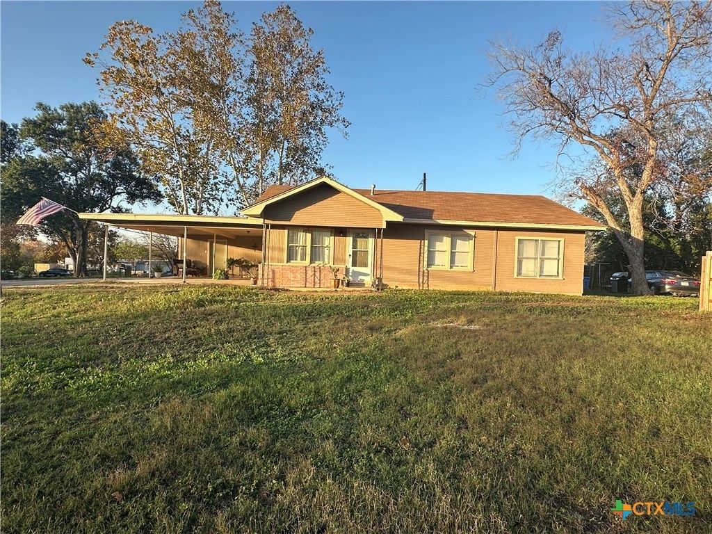 3081 S Stockdale Highway Street, Seguin