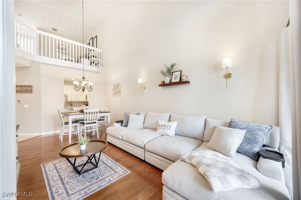 1320 Mariposa Cir 104, Naples