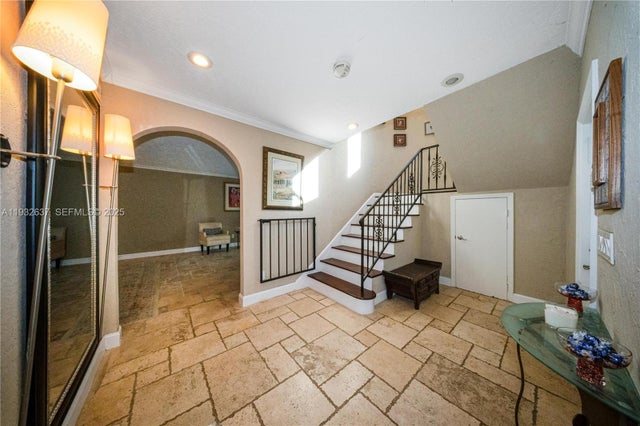 5 of 49 - 10900 Sw 90th Ave, Miami, FL