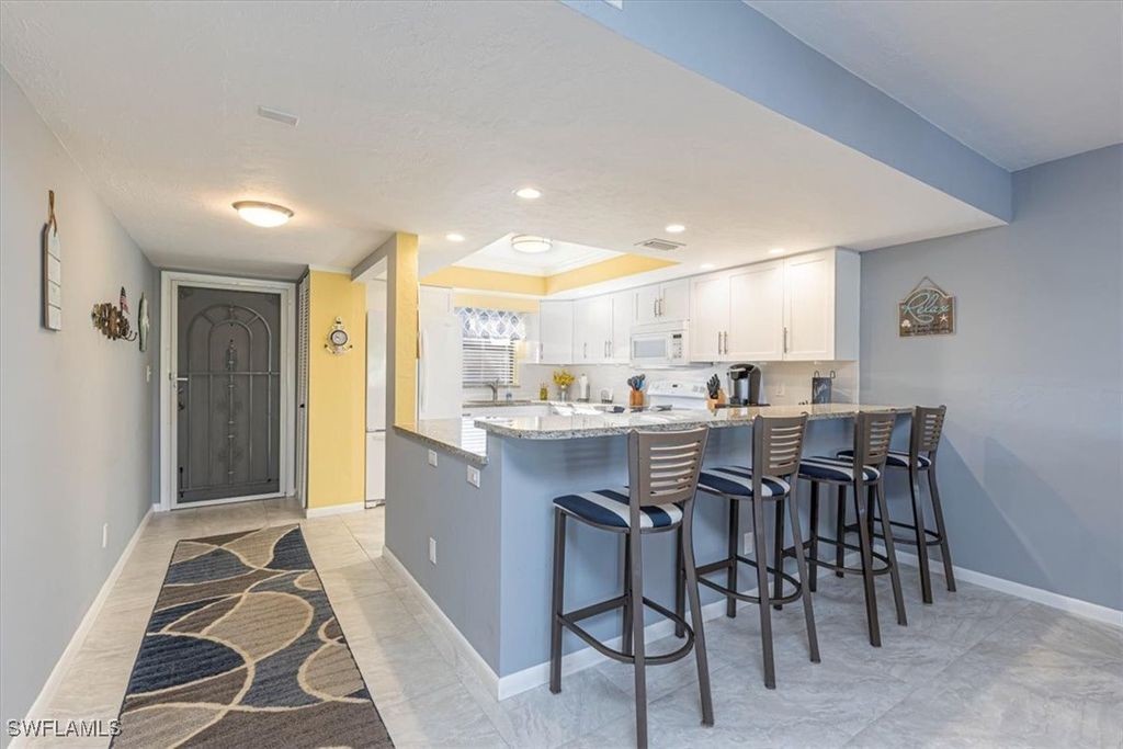 344 Charlemagne Blvd F203, Naples