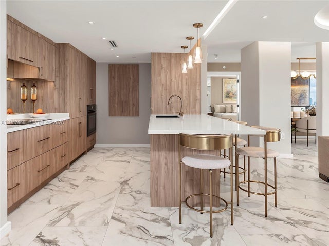 3 of 62 - 9 Island Ave 2104, Miami Beach, FL