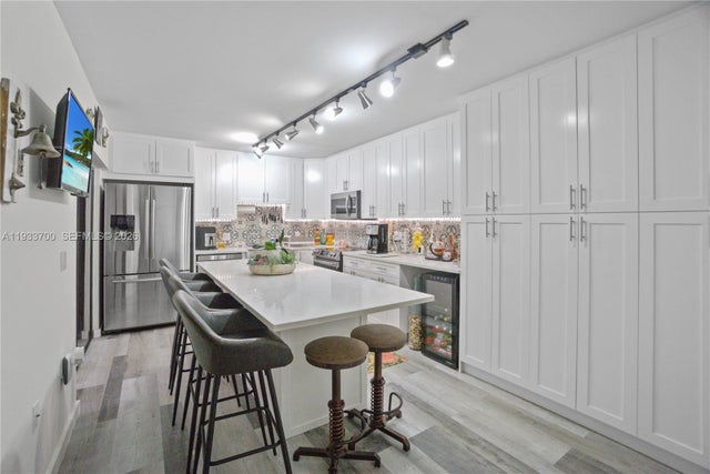 Photo of Listing #A11933700