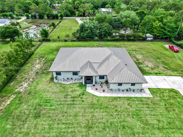 Photo of Listing #A11933896