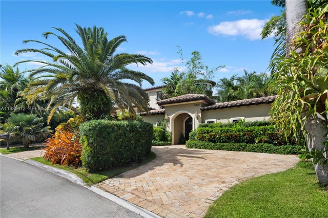 2 of 35 - 10330 W Broadview Dr, Bay Harbor Islands, FL