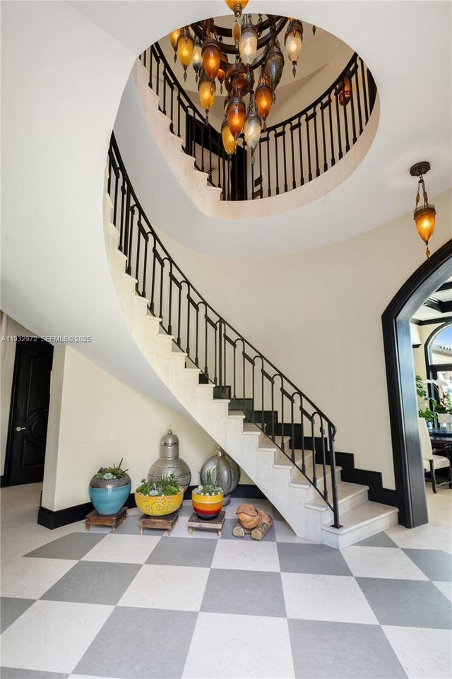 4 of 35 - 10330 W Broadview Dr, Bay Harbor Islands, FL