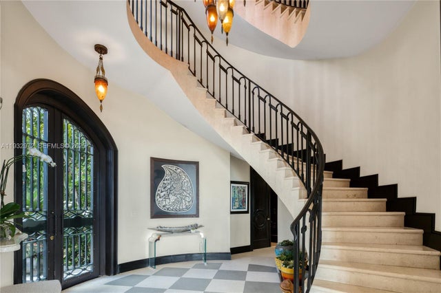 5 of 35 - 10330 W Broadview Dr, Bay Harbor Islands, FL