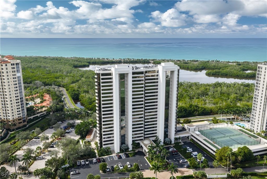 6825 Grenadier Blvd 1002, Naples