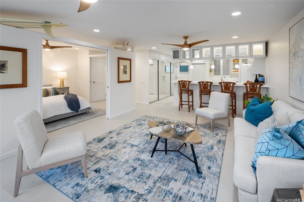 (unit #209) 2895 Kalakaua Avenue, Honolulu