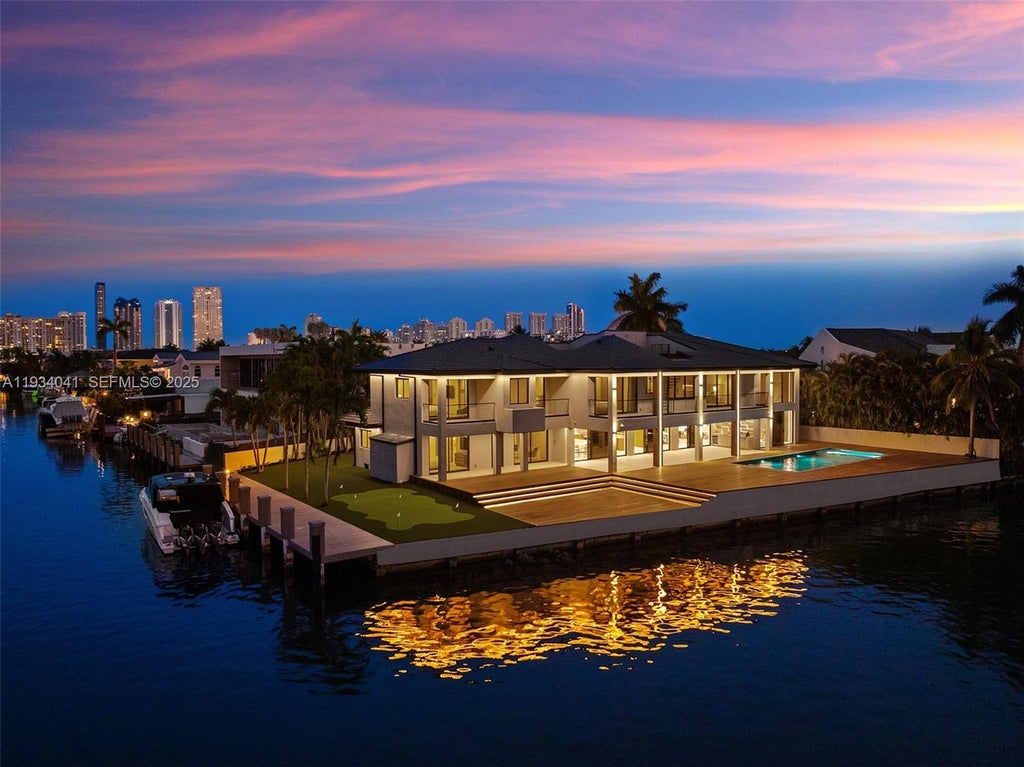 3209 Ne 169th St, North Miami Beach