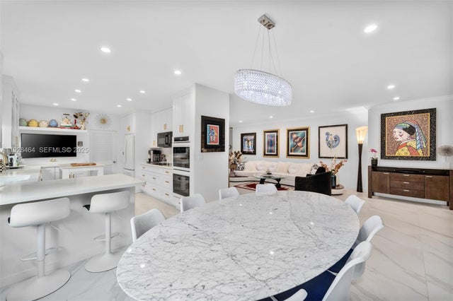 4 of 17 - 550 W 51st St, Miami Beach, FL