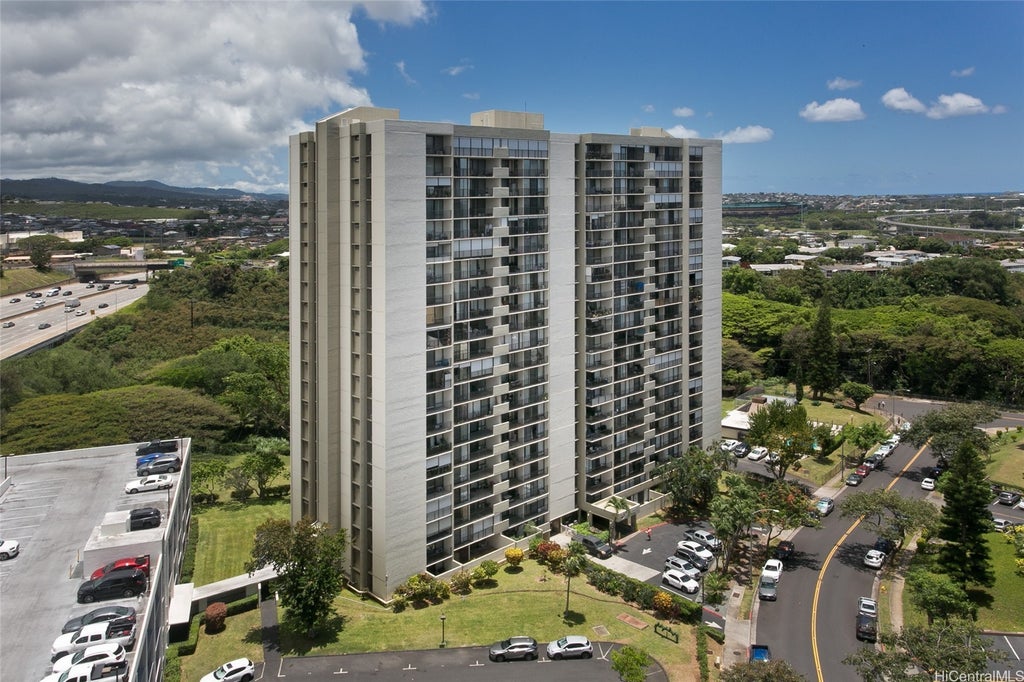 (unit #8m) 98-500 Koauka Loop, Aiea