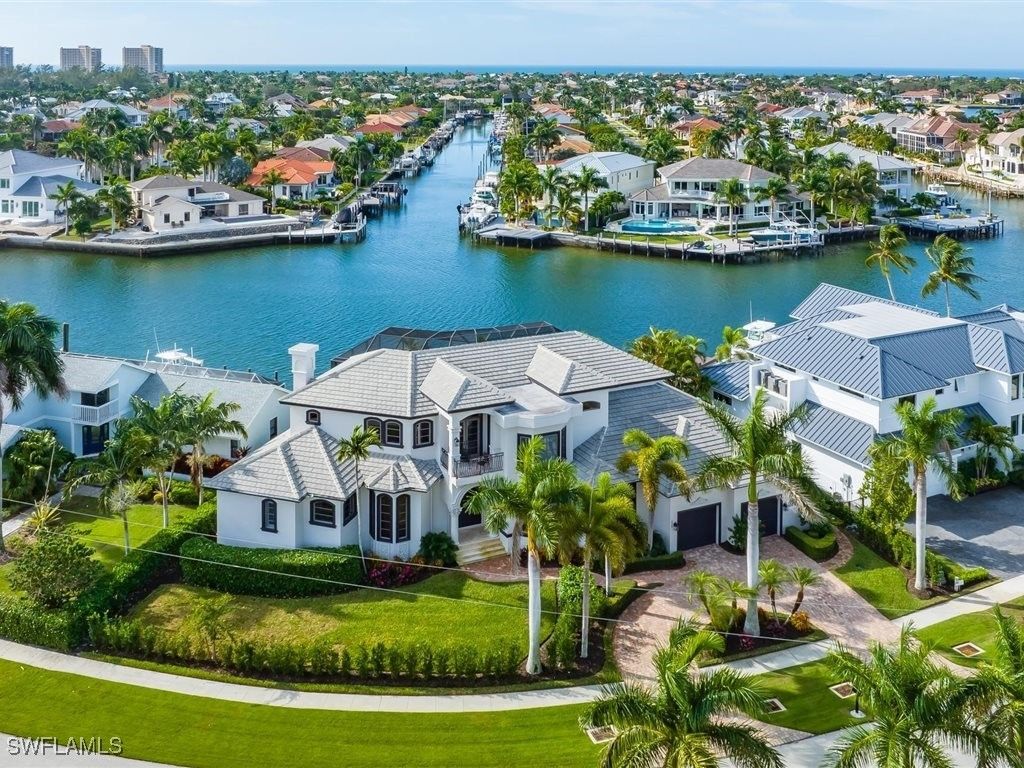 689 Rockport Ct, Marco Island