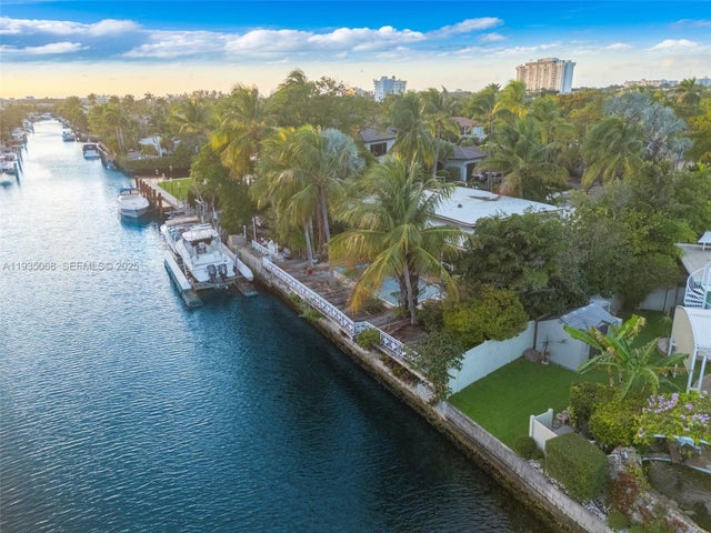 4 of 23 - 12900 Ixora Cir, North Miami, FL