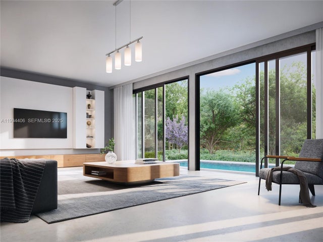 5 of 13 - 2096 Alamanda Dr, North Miami, FL