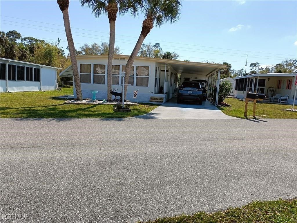 524 Timber Ln S, NORTH FORT MYERS