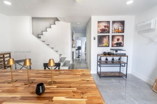 Photo of Listing #A11935759