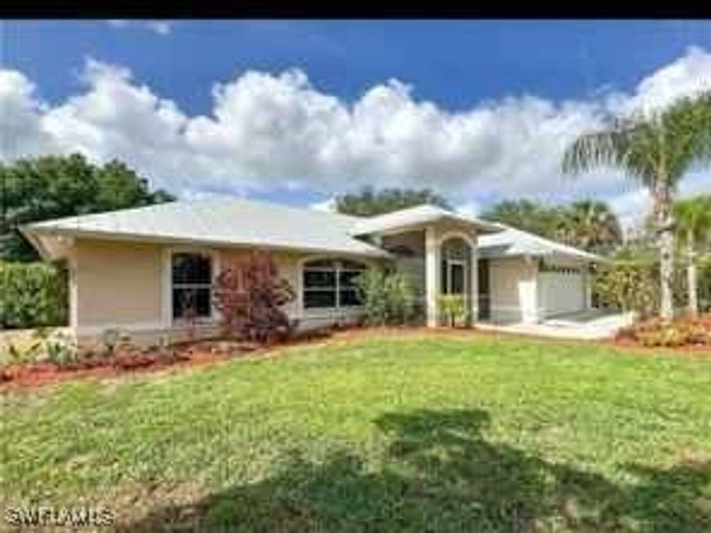 3790 35th Ave Ne, Naples
