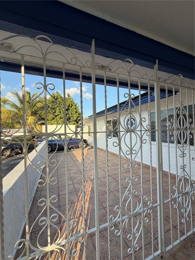 2 of 34 - 15022 Sw 67th Ln, Miami, FL