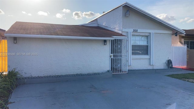 2102 Sw 106th Ct, Miami