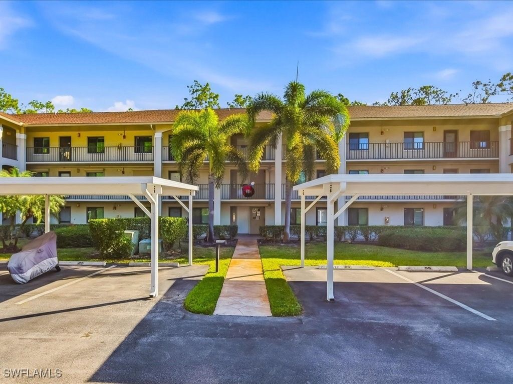 5767 Deauville Cir D305, Naples