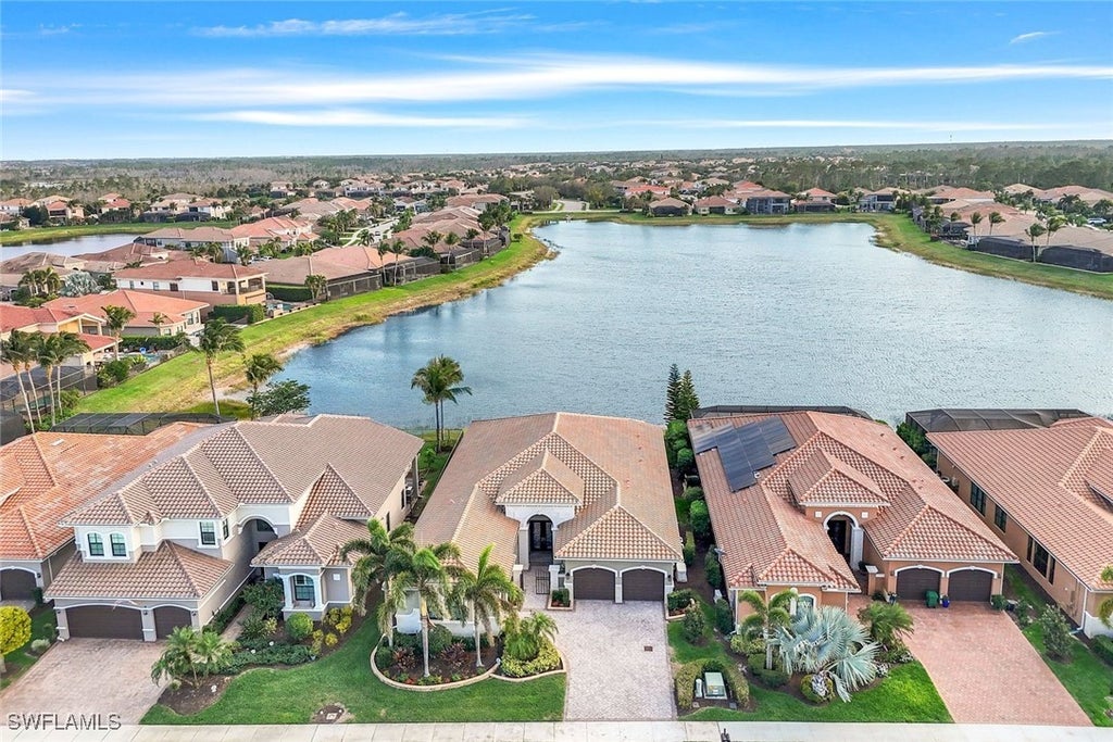 2915 Cinnamon Bay Cir, Naples