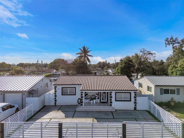 3130 Nw 102nd St, Miami