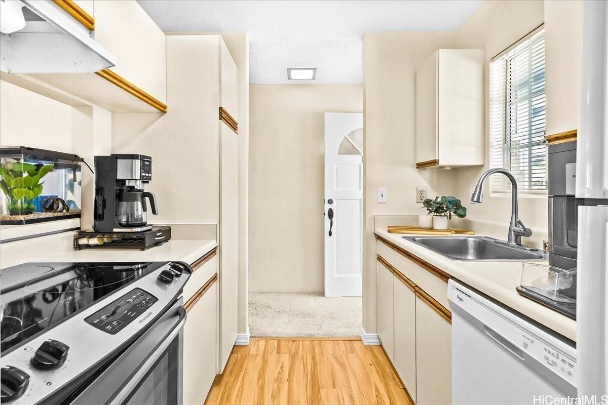 Photo of Listing #202528381