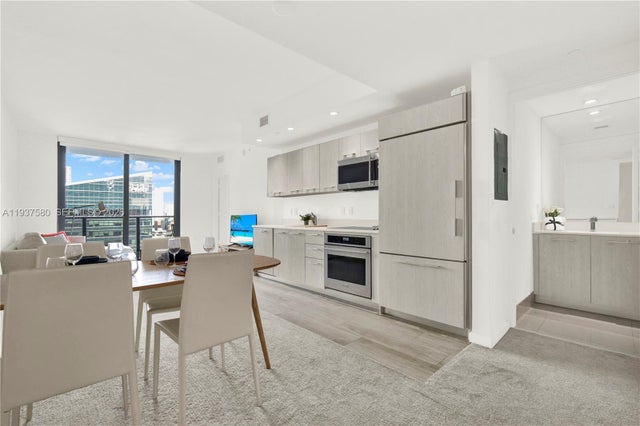 2 of 39 - 45 Sw 9th St 1609, Miami, FL