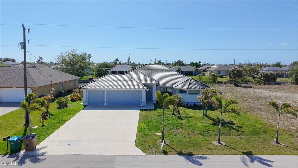 3318 Sw 8th Pl, Cape Coral