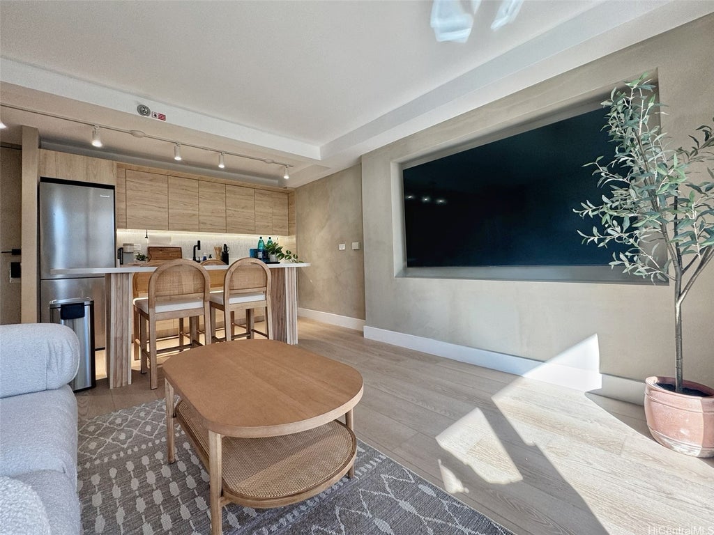 (unit #710 (nuc)) 229 Paoakalani Avenue, Honolulu