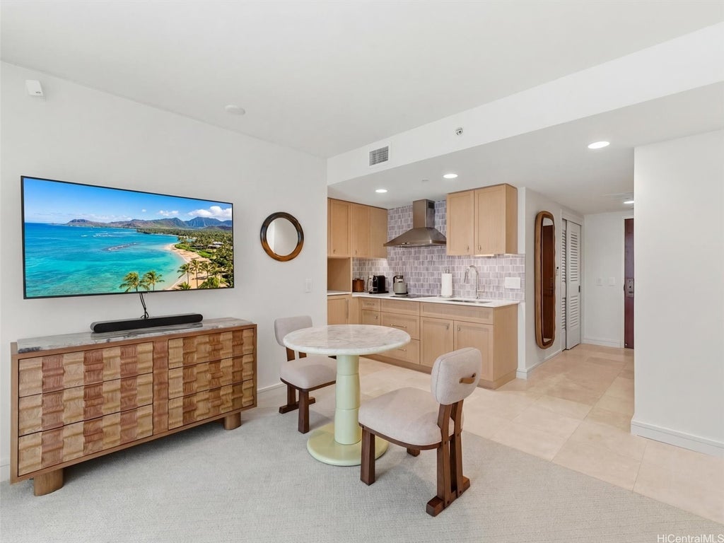 (unit #812) 223 Saratoga Road, Honolulu