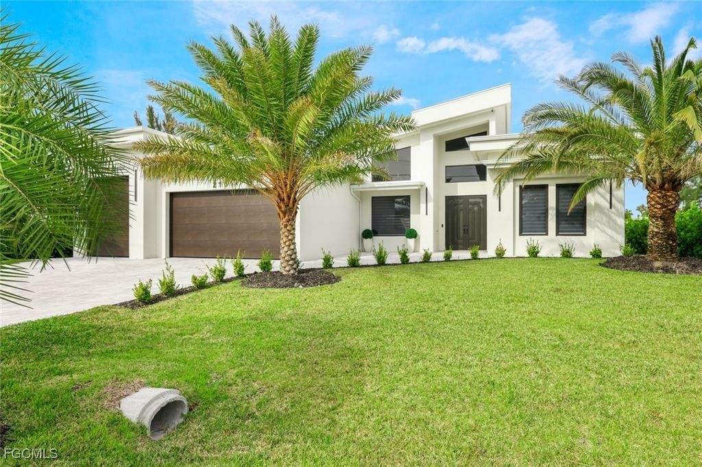 215 Se 28th Ter, CAPE CORAL