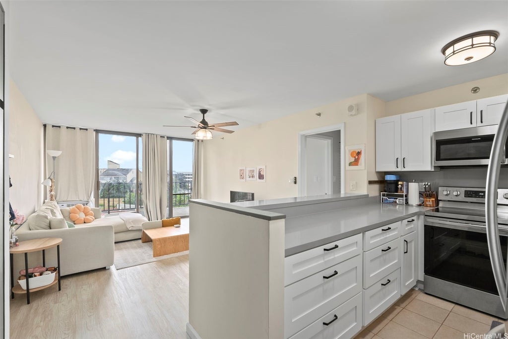 (unit #314) 98-402 Koauka Loop, Aiea