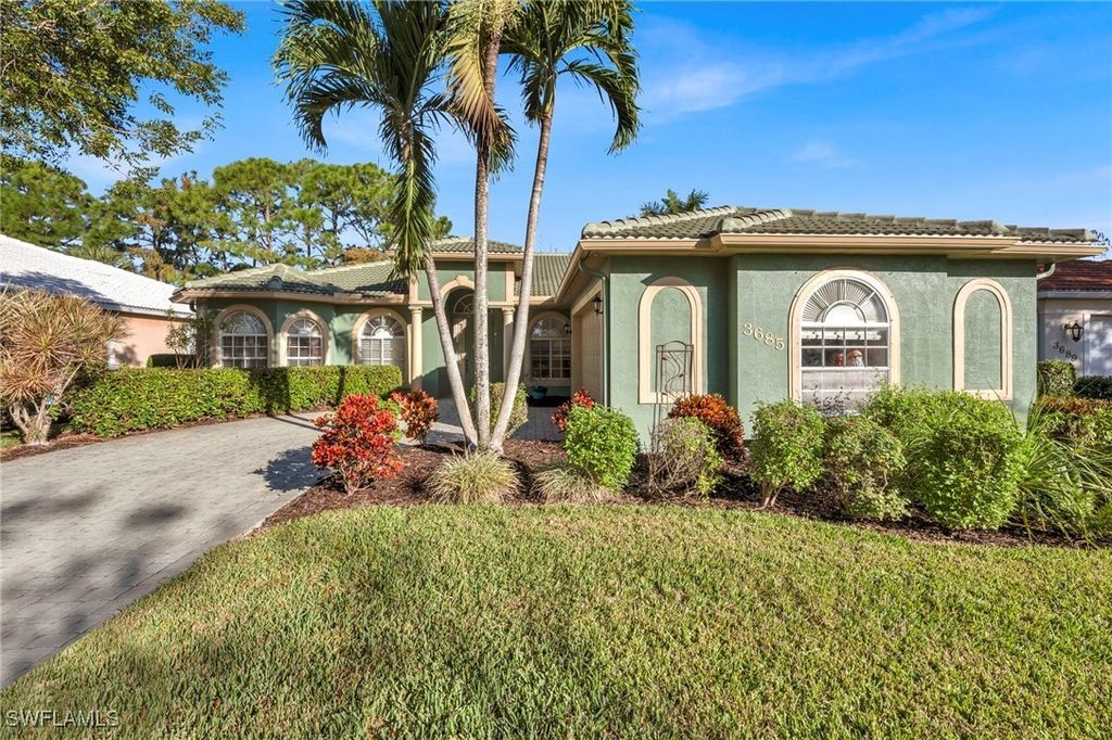 3685 Yosemite Ct, Naples