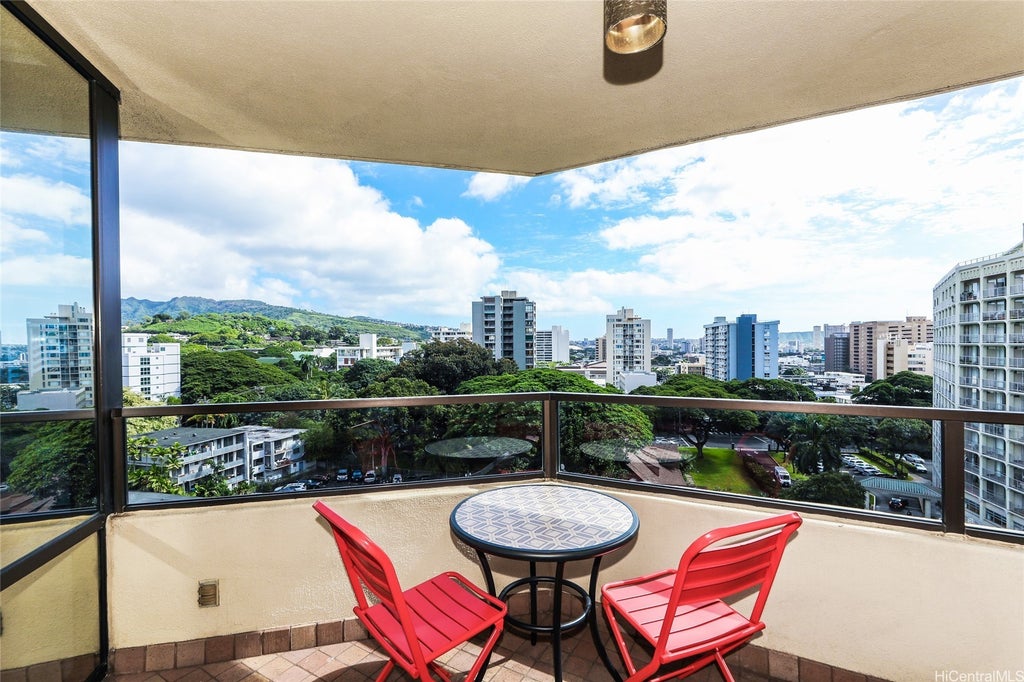 (unit #1005) 1525 Wilder Avenue, Honolulu
